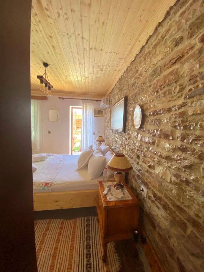 "Villa 70" Guesthouse Gjirokaster Bagian luar foto