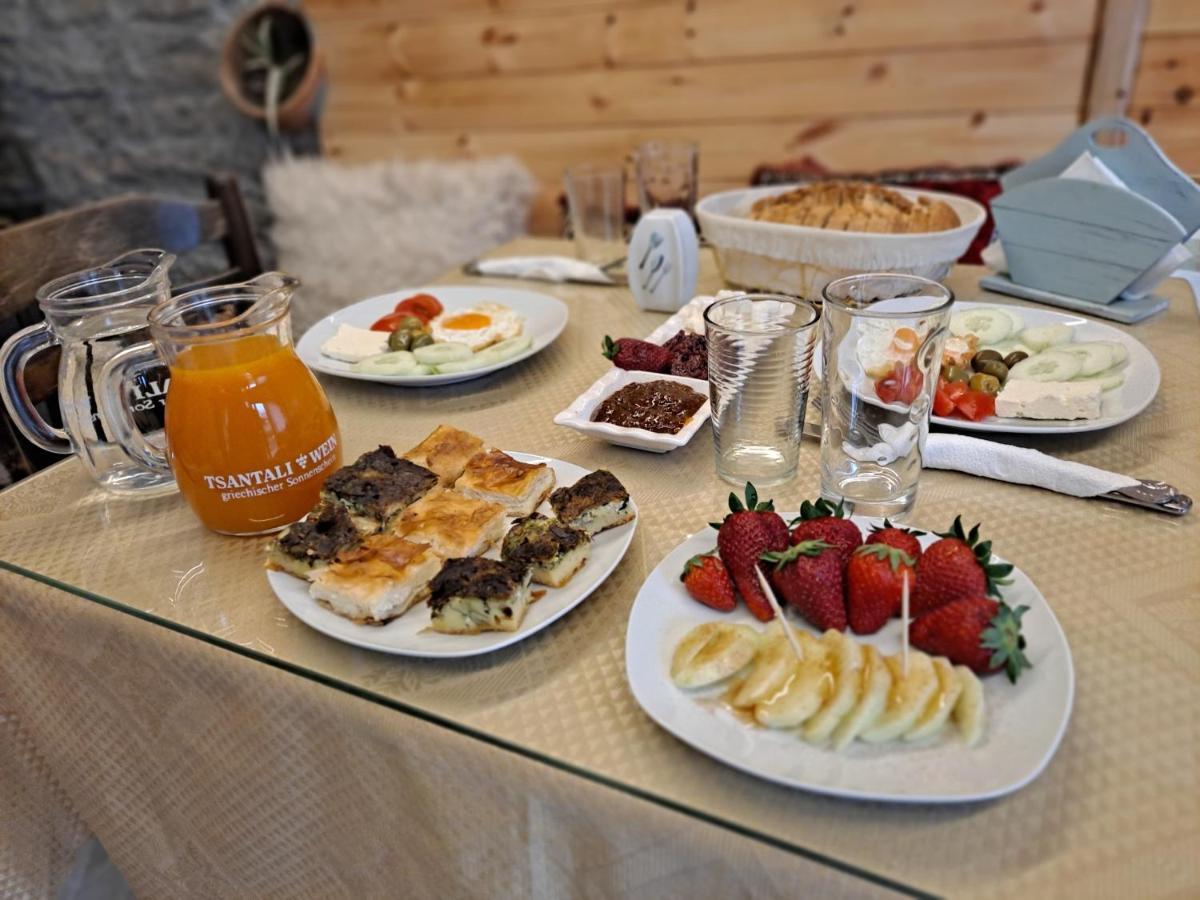 "Villa 70" Guesthouse Gjirokaster Bagian luar foto