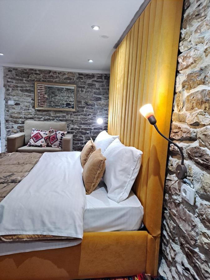 "Villa 70" Guesthouse Gjirokaster Bagian luar foto