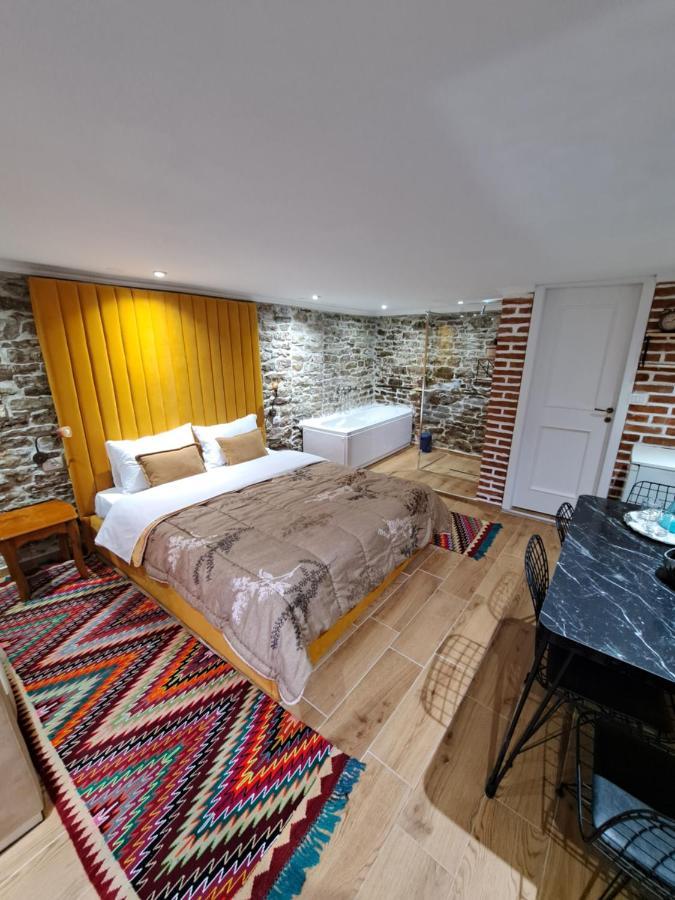 "Villa 70" Guesthouse Gjirokaster Bagian luar foto