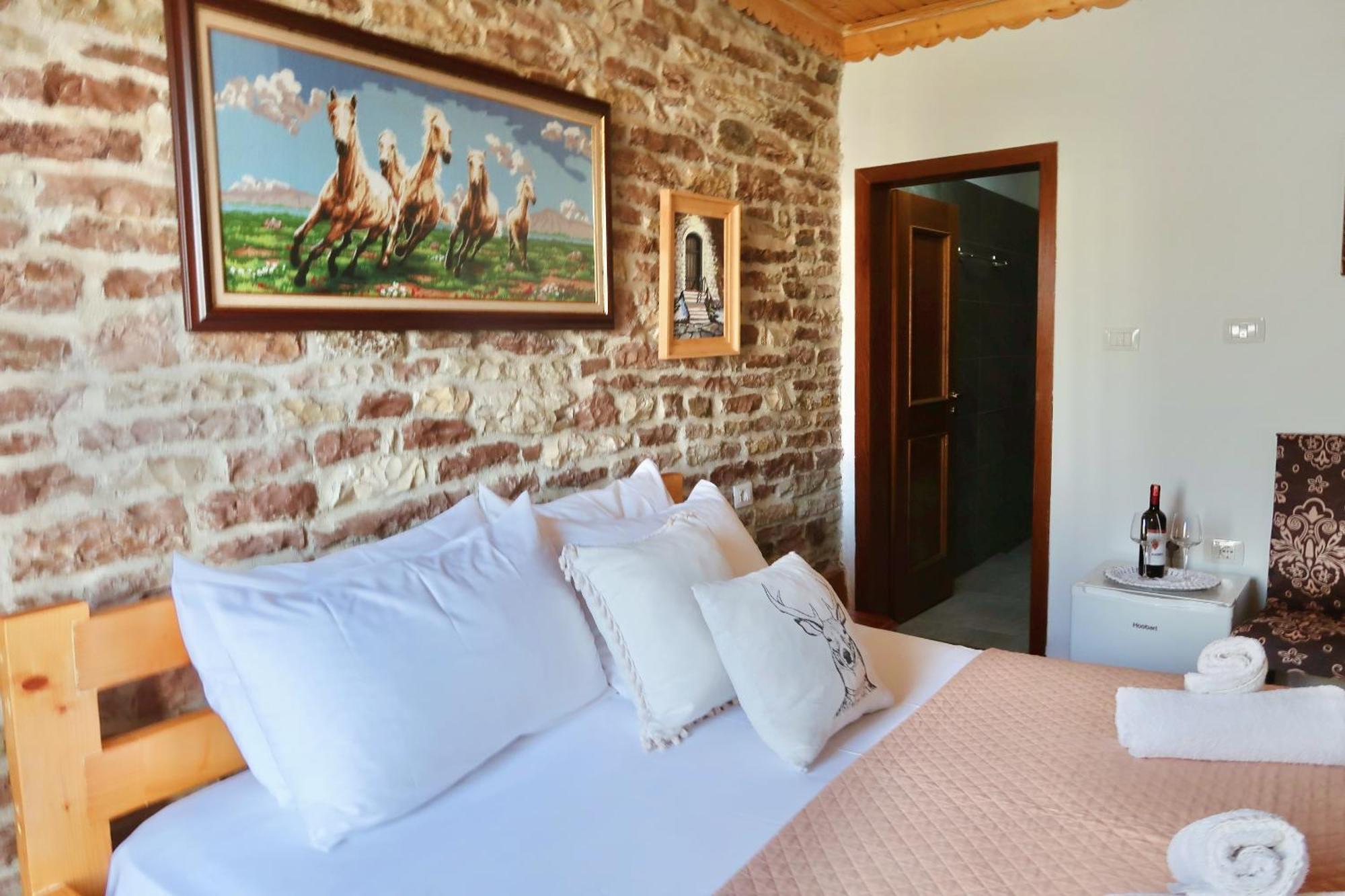 "Villa 70" Guesthouse Gjirokaster Bagian luar foto