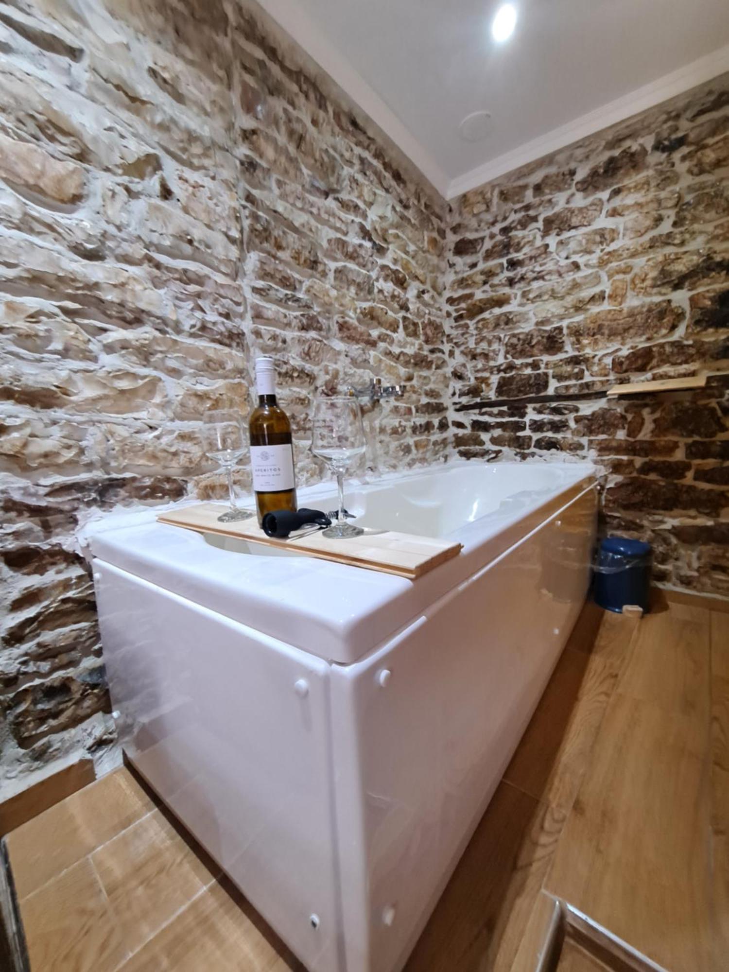 "Villa 70" Guesthouse Gjirokaster Bagian luar foto