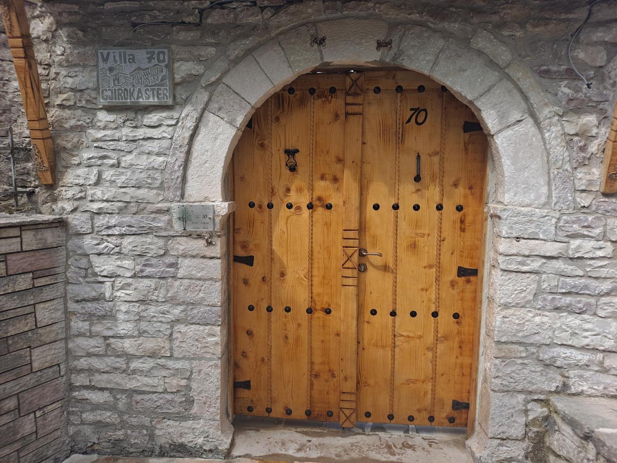 "Villa 70" Guesthouse Gjirokaster Bagian luar foto