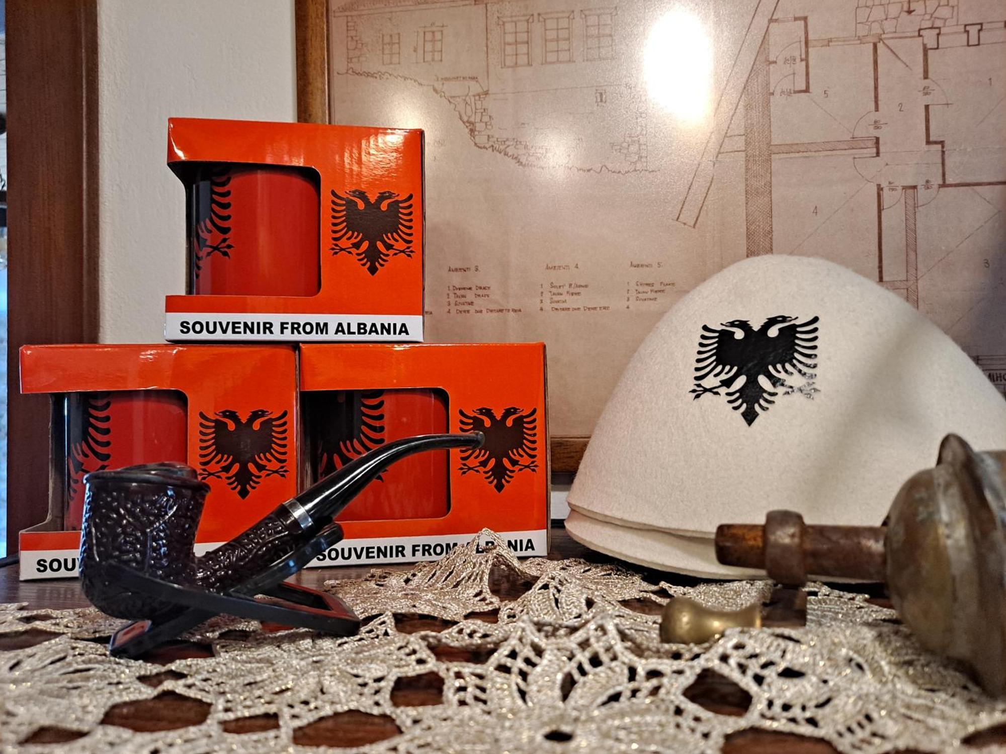 "Villa 70" Guesthouse Gjirokaster Bagian luar foto