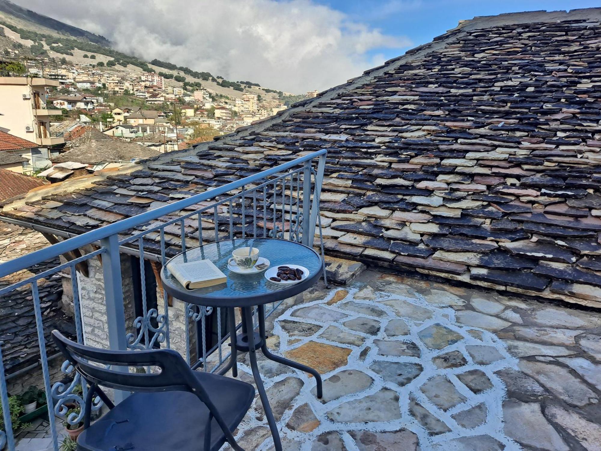 "Villa 70" Guesthouse Gjirokaster Bagian luar foto