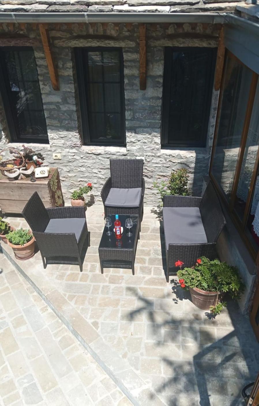 "Villa 70" Guesthouse Gjirokaster Bagian luar foto